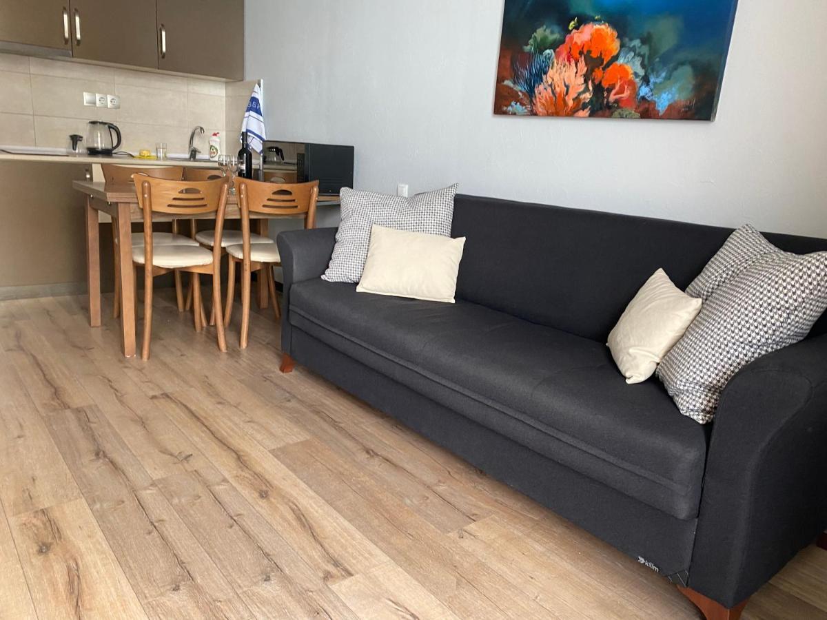 Sea Towers 2 Room Apartment バトゥーミ エクステリア 写真