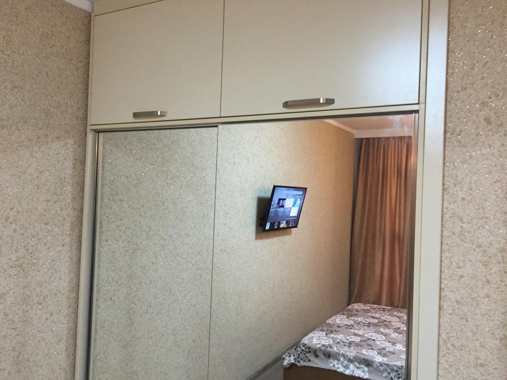 Sea Towers 2 Room Apartment バトゥーミ エクステリア 写真