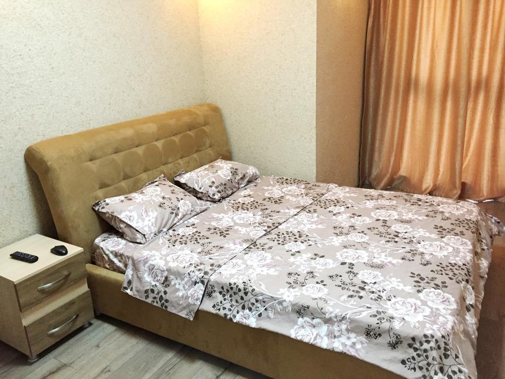 Sea Towers 2 Room Apartment バトゥーミ エクステリア 写真