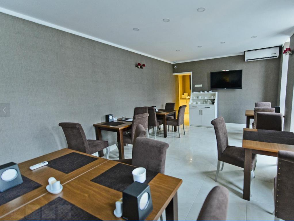 Sea Towers 2 Room Apartment バトゥーミ エクステリア 写真